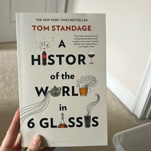 Paperback A History of Of The World in 6 Glasses by Tom Standage